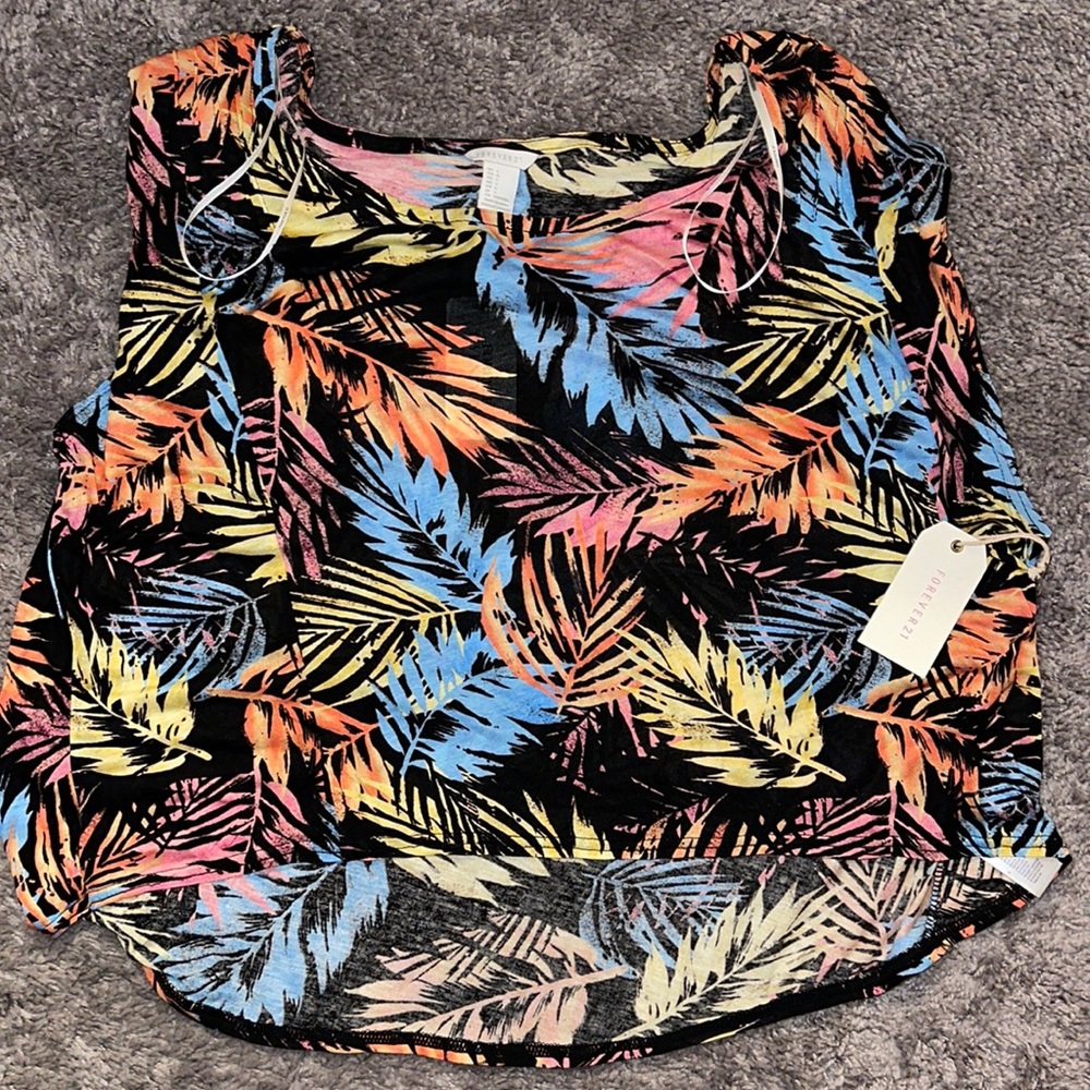 Cropped tee